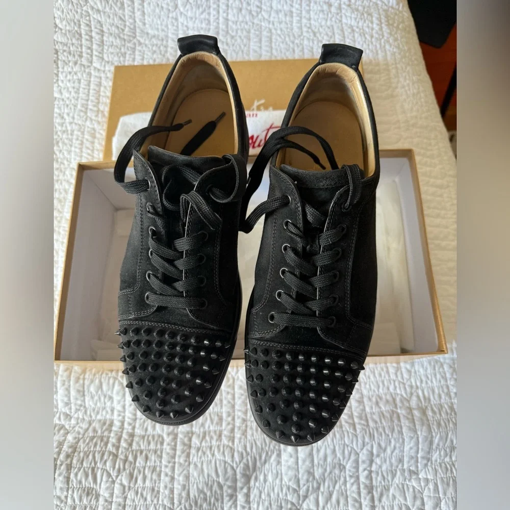 Christian Louboutin Louis junior spikes flat black suede - Picture 1 of 7